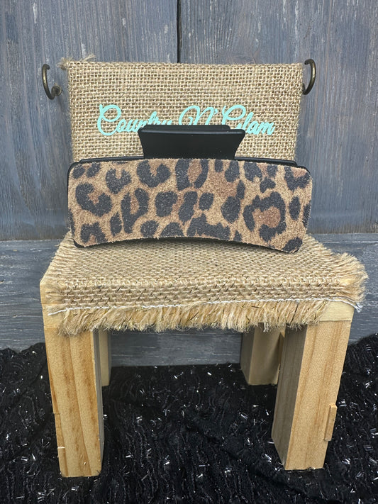 Leopard on black hair clip