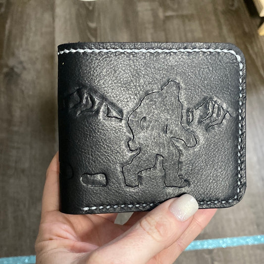Bigfoot Men's leather bifold Wallet